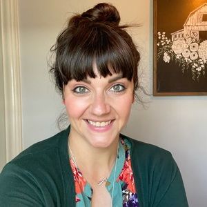 Meet your Posher, Laura